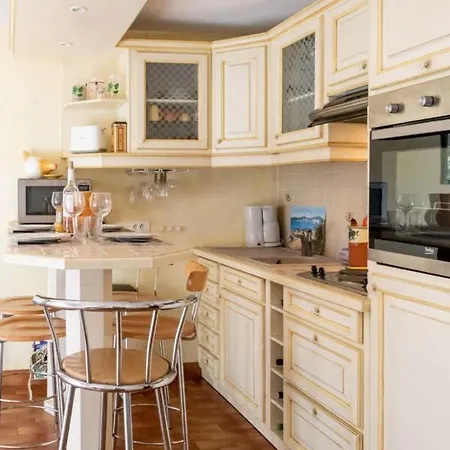 Apartment Charming 2 Near The Sea And The Center *